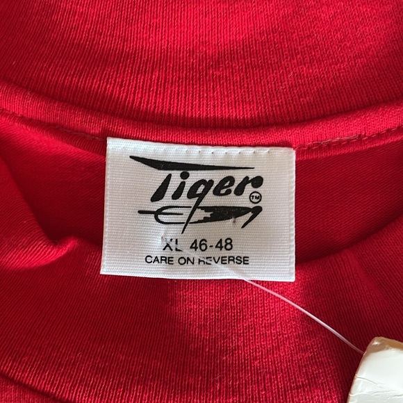 Tiger red t shirt NWT Men’s size XL (46-48) - Picture 3 of 10